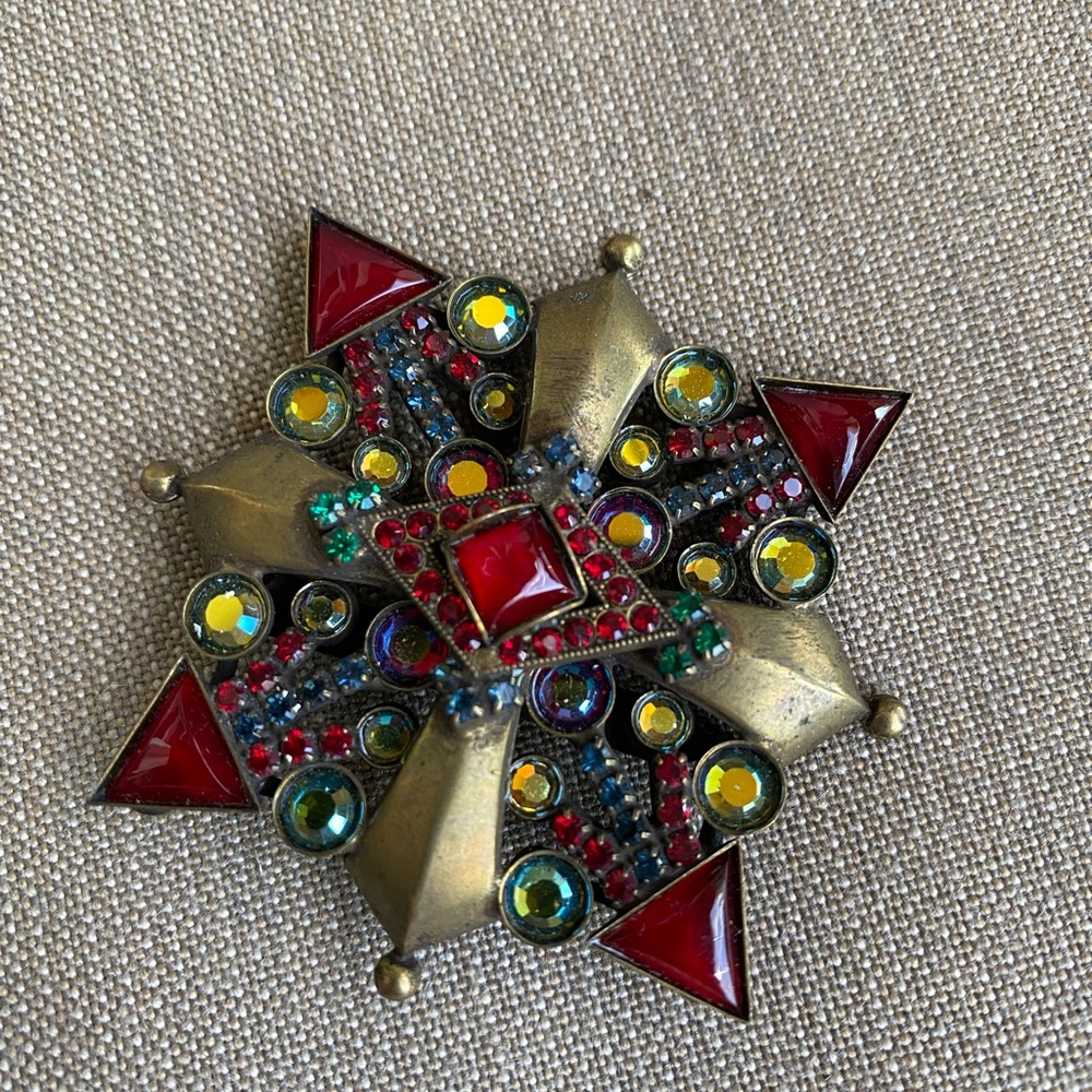 SORRELLI BROOCHES